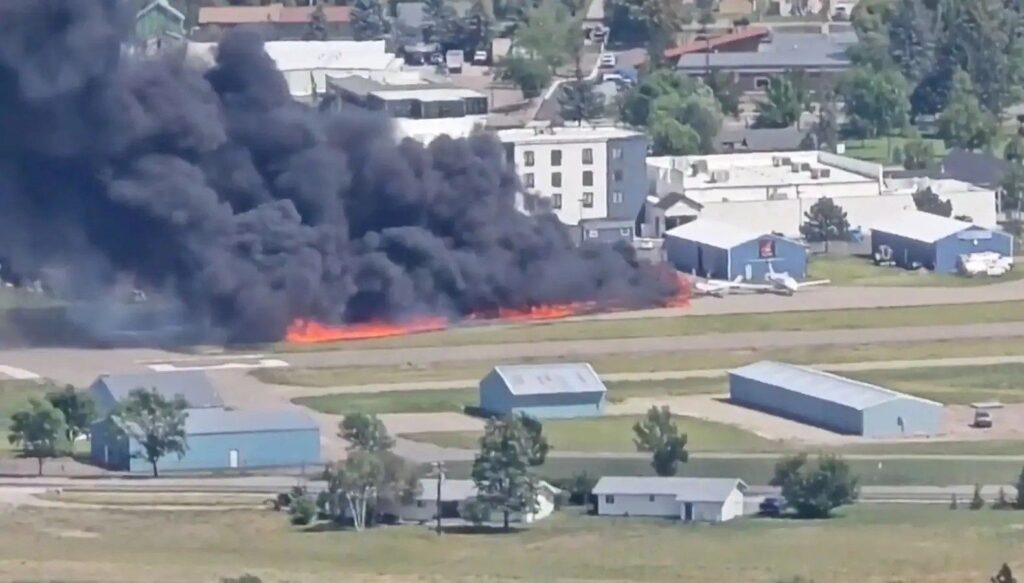 abdde sert inis yapan ucak pistteki ucaklara carpti tssmIkXf