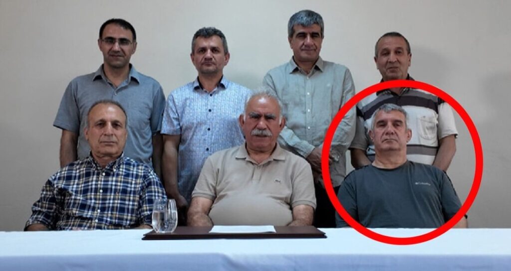 aktas akrabaligi ifsa olunca rahatsiz oldular DQSEzFjP