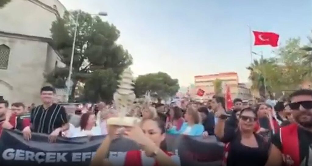 chpli gencler omurga maketiyle yurudu X9JB8jQh