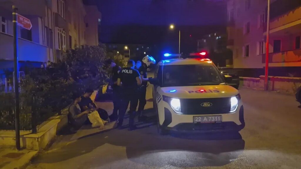 edirnede 5 duzensiz gocmen yakalandi 5AwQFe8C
