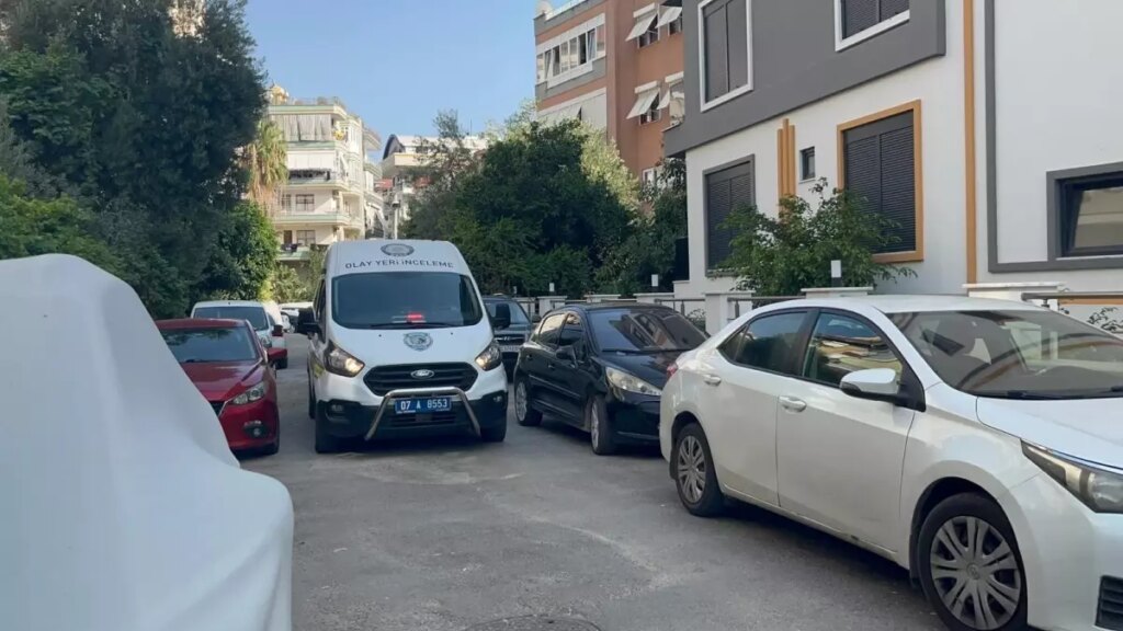 emlakciyi arayip arkadasimi oldurdum diyen supheli kalacak yer ararken yakalandi vq28OcA9