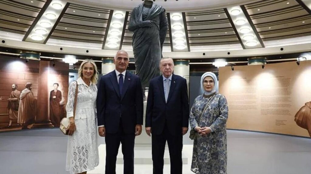 ertugrul ozkok cok ilginc bir arkeoloji dedektifligi ve csi olayi 3RcTXl1u