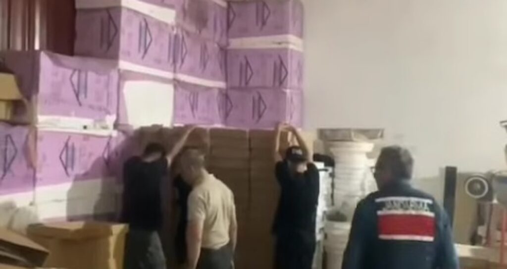 nigdede 1 milyon 315 bin doldurulmus makaron ele gecirildi C1rcrqOS