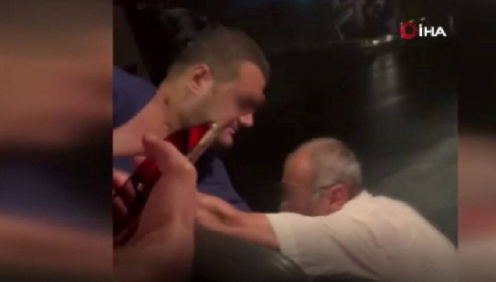 otobuste olayli yolculuk sofor yedek soforu bicakladi bbieyHJe