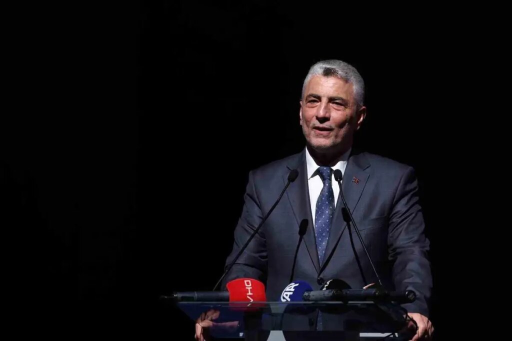 ticaret bakani bolat ihracat 390 milyar dolari asacak 1kX37SeJ