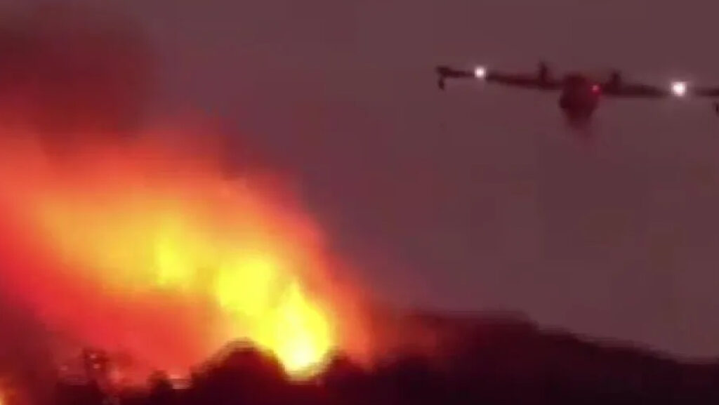 yunanistanda atina yakinlarindaki orman yangini can aldi 7gU8h8yq