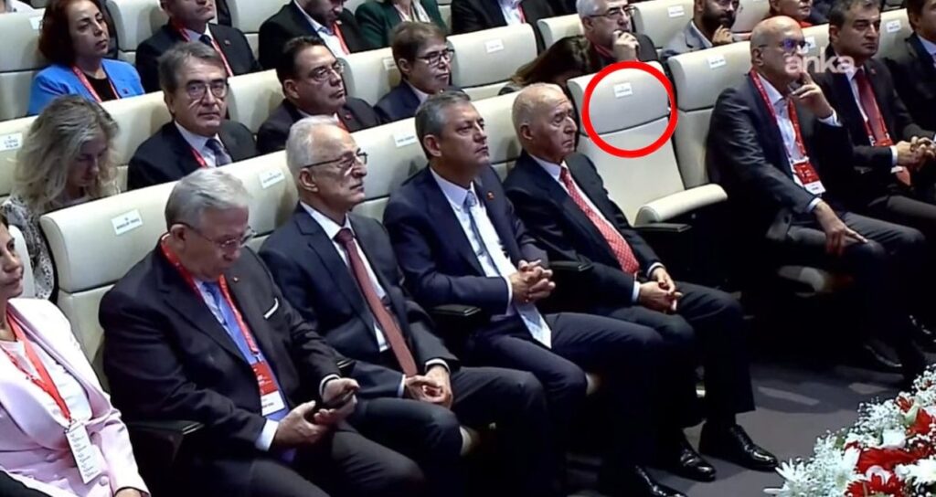 Kılıçdaroğlu’nun koltuğu boş kaldı