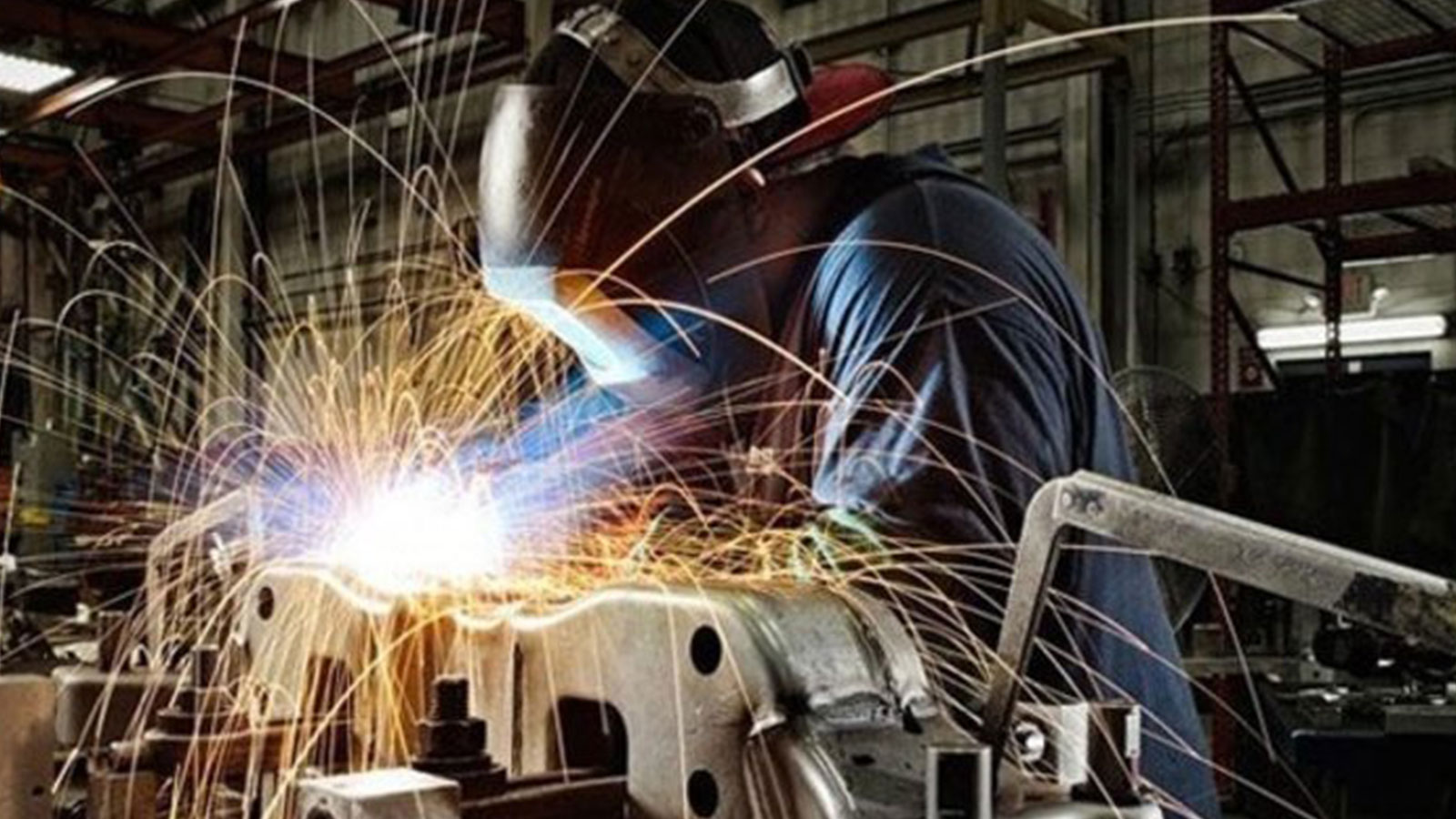 sanayi uretimi 2 ay aranin ardindan geriledi CXyENnZs