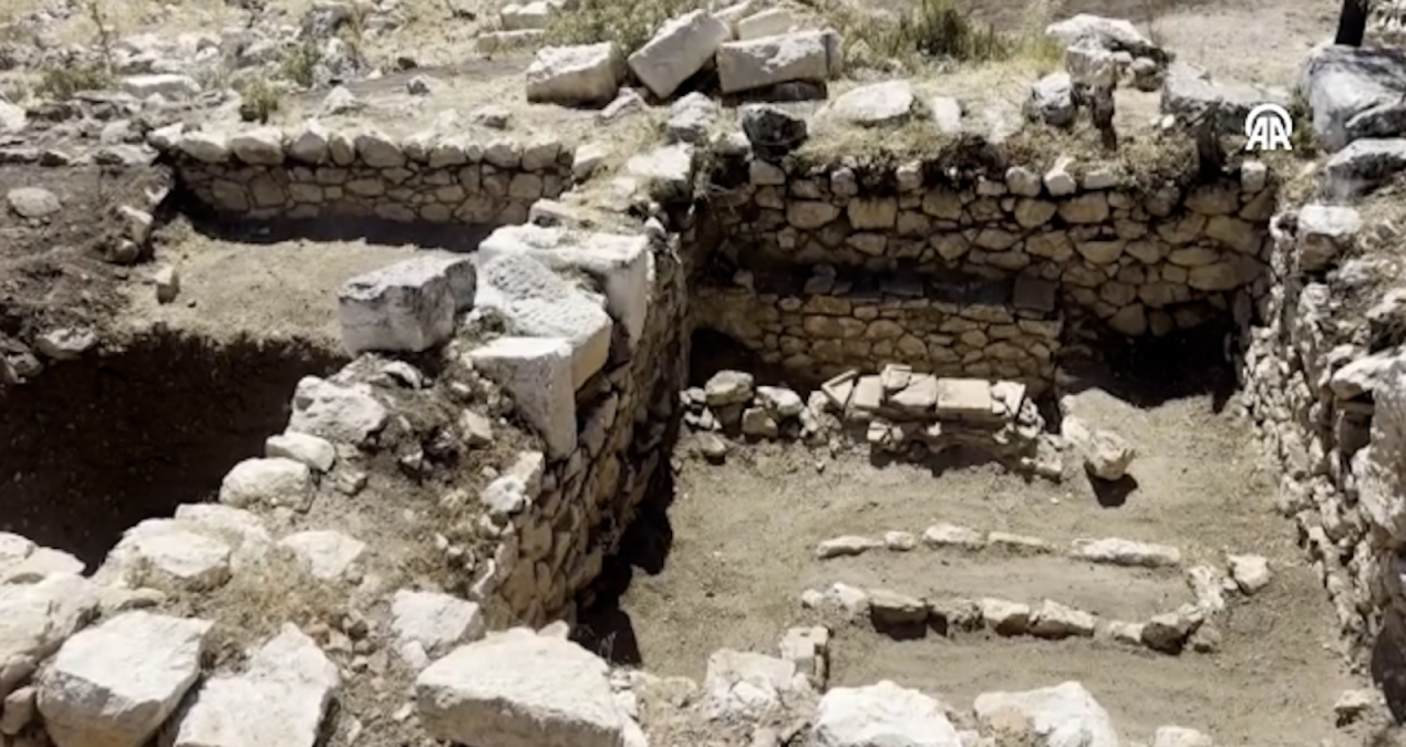 timbriada antik kentindeki kazilarda kiler ve asevi ortaya cikarildi 6qsevVPJ