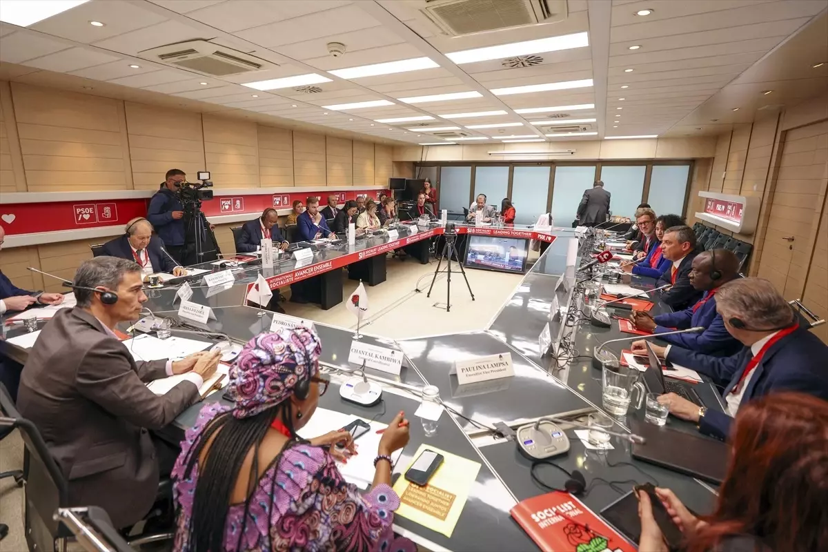 chp lideri ozgur ozelden gazze icin uluslararasi baris komisyonu onerisi 1Ol7wPVa