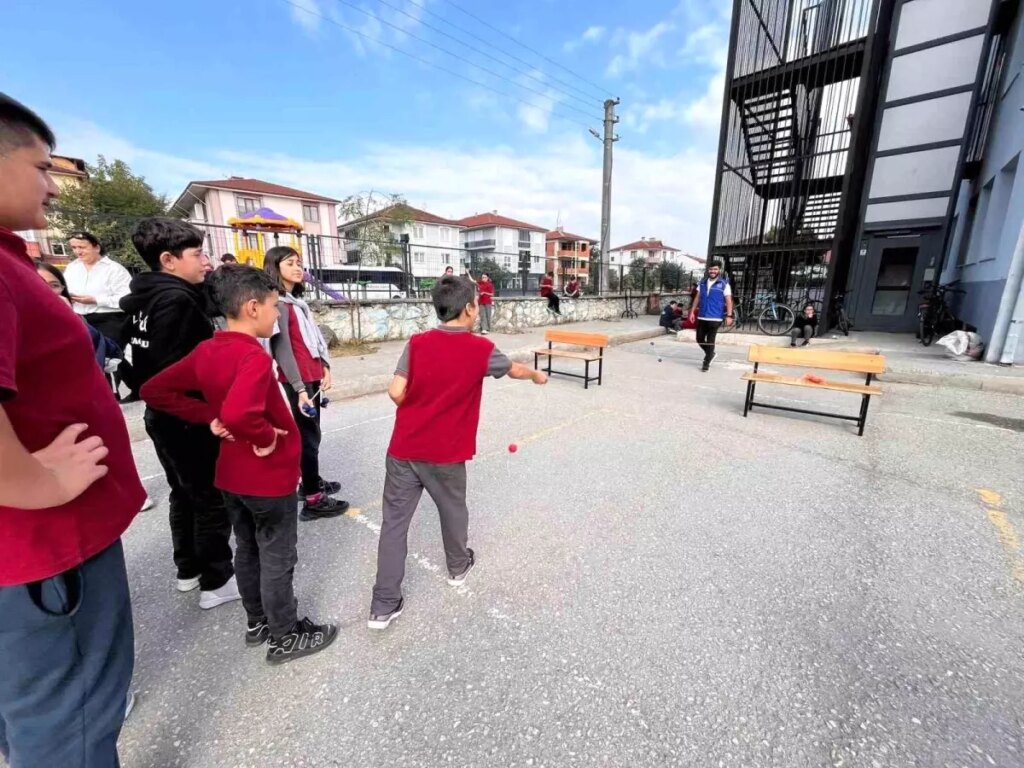 duzcede merkezin seninle guzel etkinlikleri devam ediyor bl4pRbHj