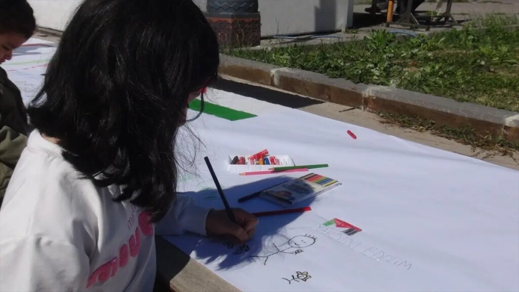 filistinli cocuklar icin ciz etkinligi 68QtIl49