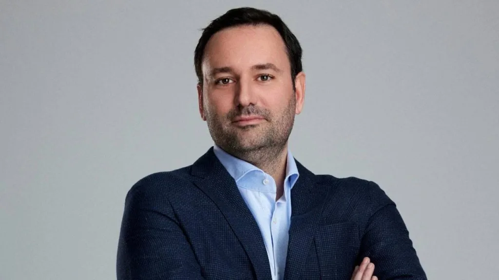 hopide ust duzey atama 1QM6IUwe.webp