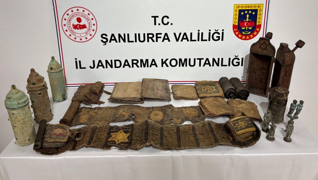 sanliurfada tarihi eser operasyonu 11 kitabe ve 4 heykel ele gecirildi vp4iIWhf