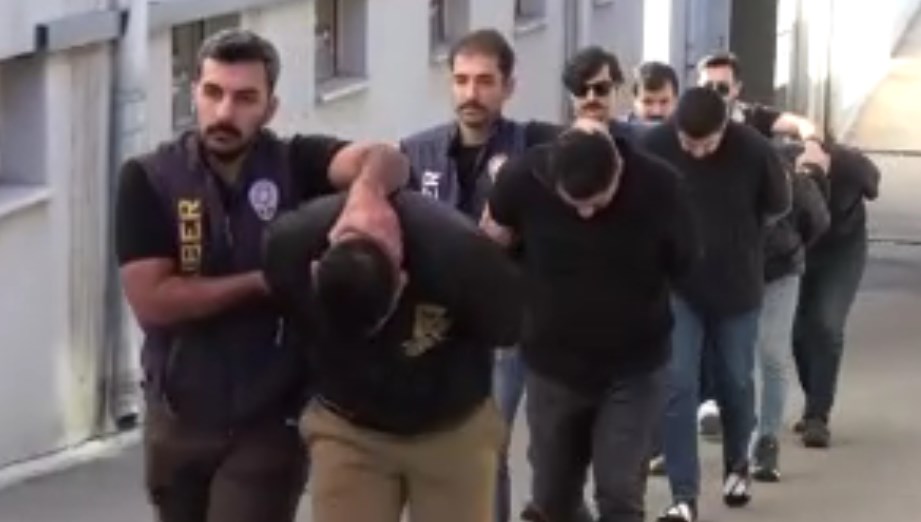 sazan sarmali yonetimiyle 1 milyon liralik vurgun Al7GHNiH.jpg