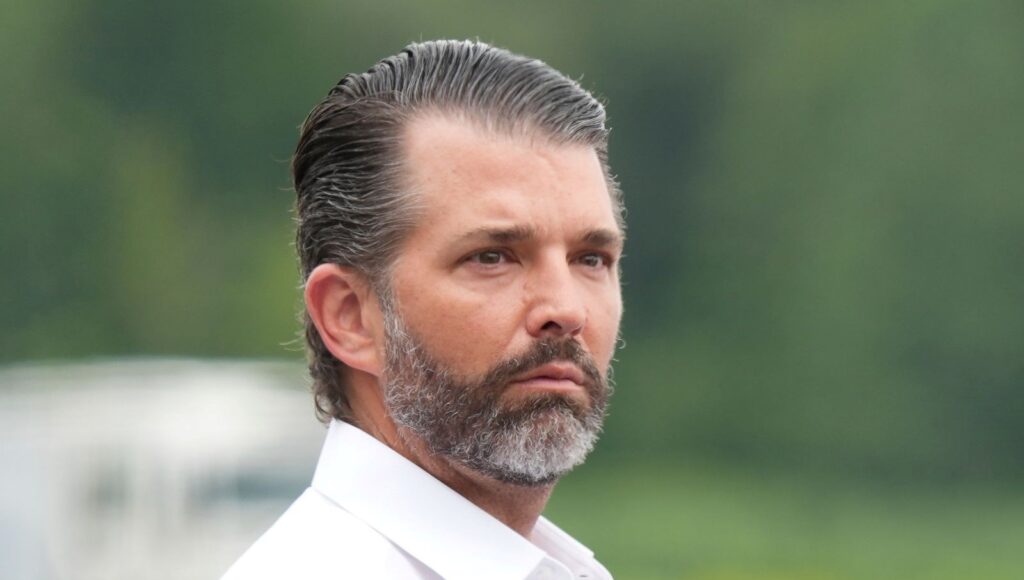 trumpin oglunun telefon numarasi internette paylasildi Wzc4XAGY.jpg