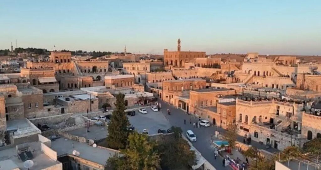 uzak sehir nerede cekiliyor uzak sehir dizisi hangi koyde hangi ilcede cekiliyor vaxnMylI.jpg