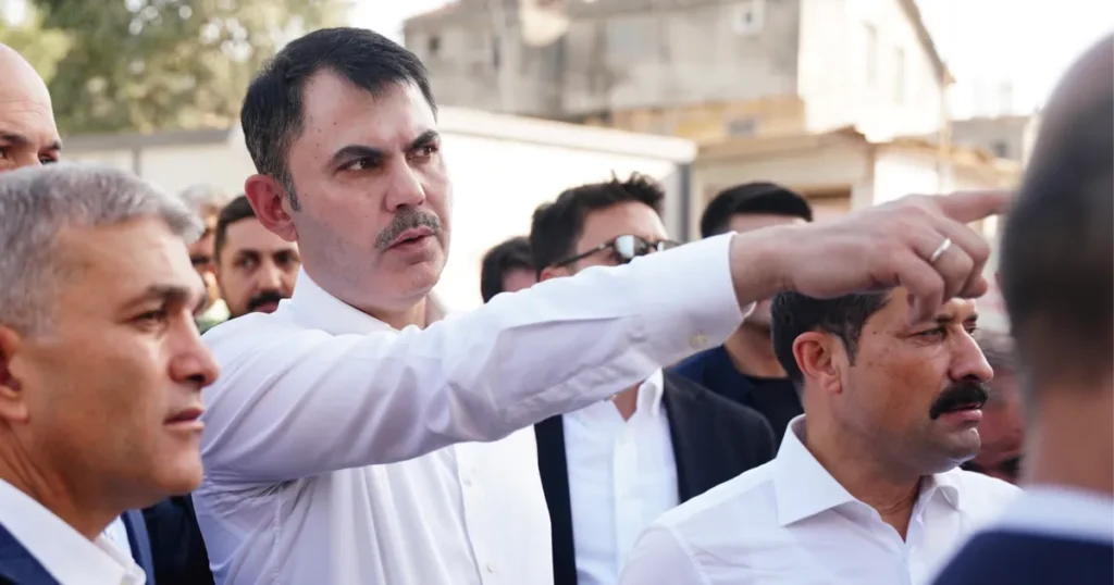 zilgitlarla karsilanan bakan kurum uzun carsi icin talimat verdi SMje6JdZ