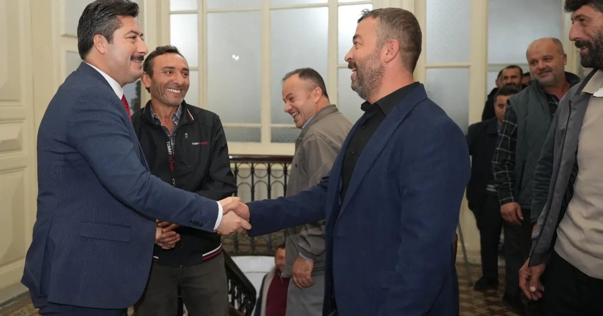 bursa yenisehirde mahmudiye sakinlerinden baskan ozele ziyaret hi25HJxb.webp