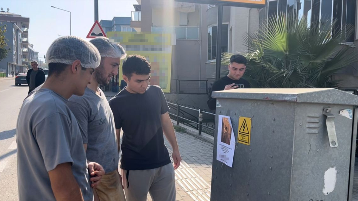 bursadan bir tanidiginin fotografini her yere asti kizlarinizi bu adamdan uzak tutun jfaAGimC.jpg