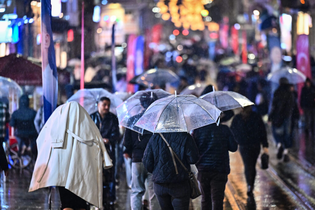 meteorolojiden 30 il icin uyari saganak yagis etkili olacak 7XMFNk3R.jpg