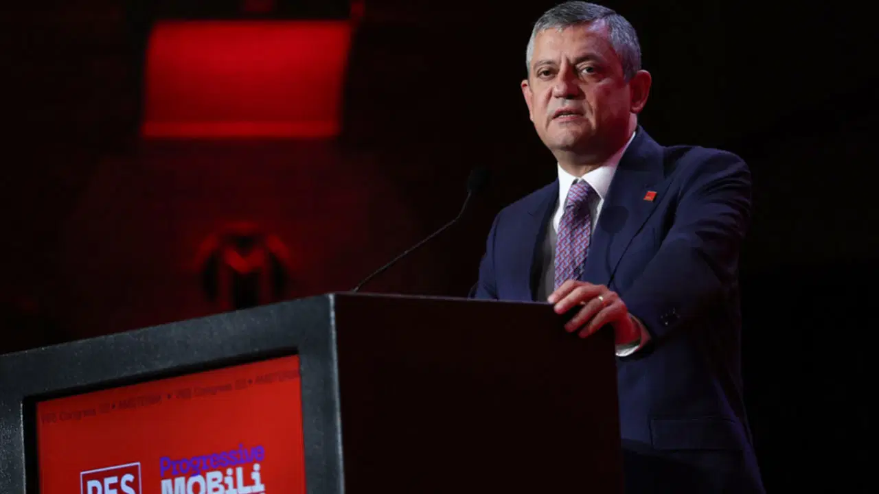 Özgür Özel Barselona’da Küresel İlerici Seferberlik Toplantısında: “Kardeş Partilerimizin Dayanışması Eşsiz”