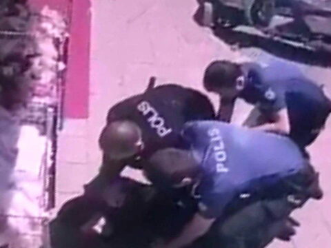 İki Polisi Şehit Eden Saldırganın Yakalanma Anı Kameralara Yansıdı