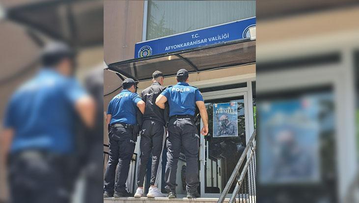 Afyonkarahisar’da Kavga Anında Bıçaklı Tehdit: 21 Yaşındaki Şüpheli Yakalandı