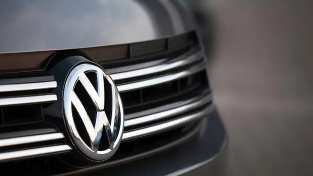 Volkswagen’de tarihi küçülme: 4 fabrikanın kapatılması ve 100 bin kişinin işten çıkarılması planlanıyor