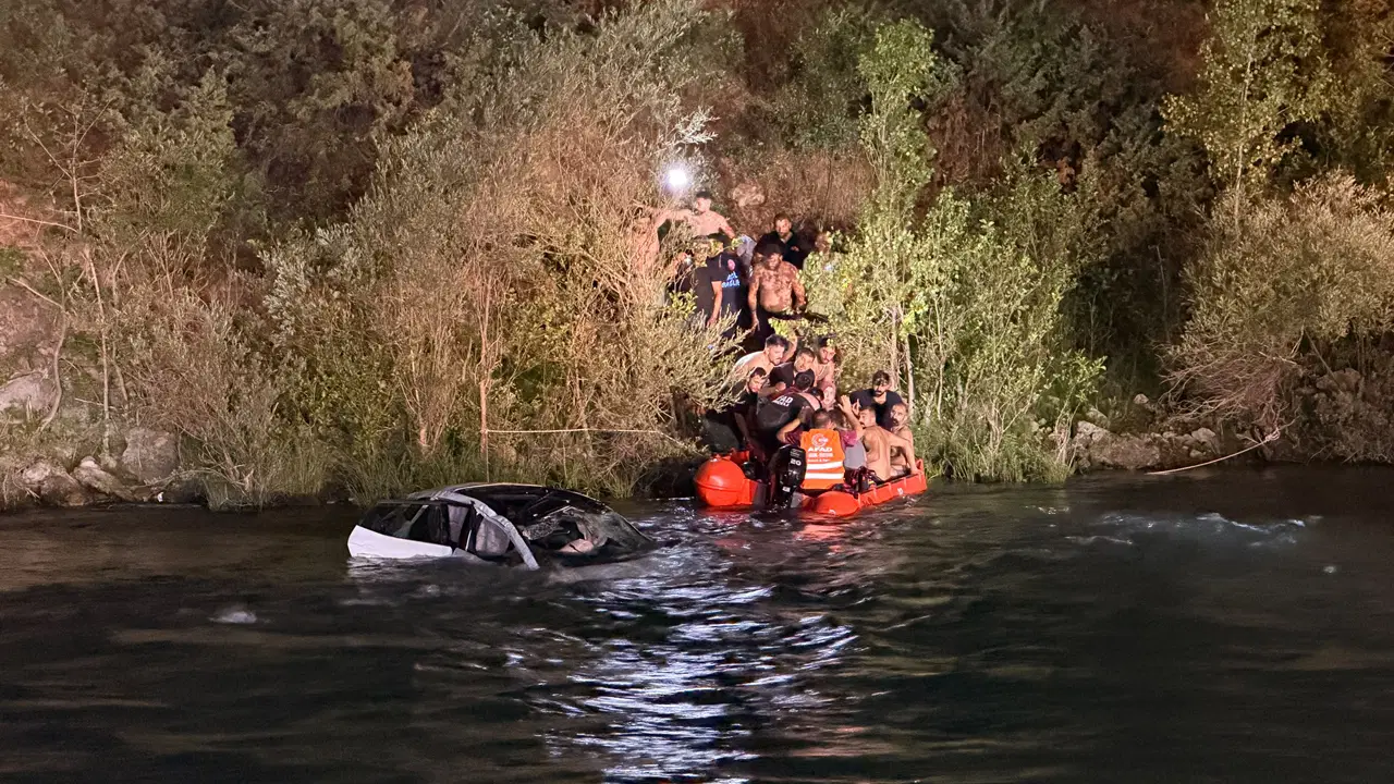 Arac takla atip munzur nehrine dusmustu kazada yaralanan kadin kurtarilamadi kGngDd6A